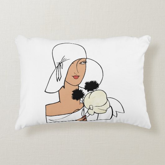 ヴィンテージアールデコ帽子Cをかぶった花付き女性 アクセントクッション (正面)