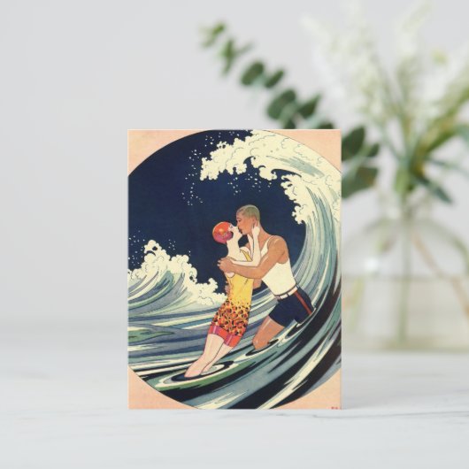 ヴィンテージアールデコ愛好家キスインザウェーブアットビーチ ポストカード (スタンド正面)