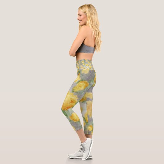 ヴィンテージイエローとグレーの水色フローラ カプリレギンス (左)