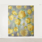 ヴィンテージイエローとグレーの水色フローラ タペストリー (正面)