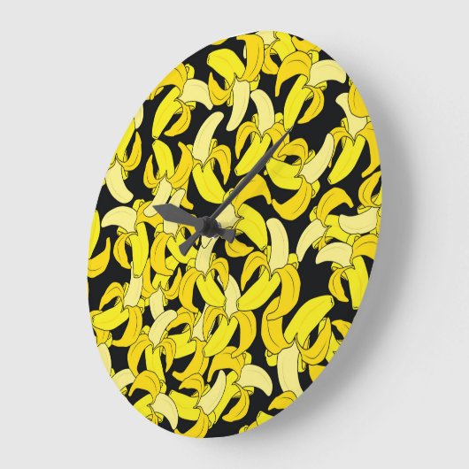 ヴィンテージイエローバナナ:黒い背景 ラージ壁時計 (傾斜)