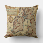 ヴィンテージイギリス諸島の地図1552年～1629年 クッション (正面)