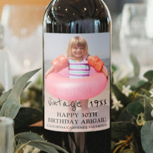 ヴィンテージイヤーレトロ写真のスナップショット 誕生日パーティー ワインラベル