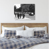 ヴィンテージイランのテヘラン市の通りと人 キャンバスプリント (インサイチュ (寝室))