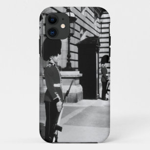 ヴィンテージイングランドロンドンセントリーアットバッキンガム iPhone 11 ケース