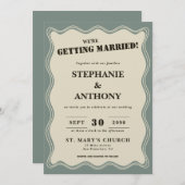 ヴィンテージインスパイアはSage Greenの上に縁ど波状の結婚 招待状 (正面/裏面)