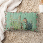 ヴィンテージイースターバニー&ガールインバラガーデン ランバークッション (ブランケット)