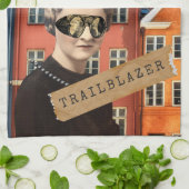 ヴィンテージウィメントレーラーブザーキッチュ変質芸術 キッチンタオル (折り畳み)