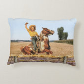 ヴィンテージウェスタン女性のカーボーイオンホースなびく アクセントクッション (裏面)