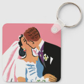 ヴィンテージウェディング、レトロ新郎新婦キスをする キーホルダー (裏面)