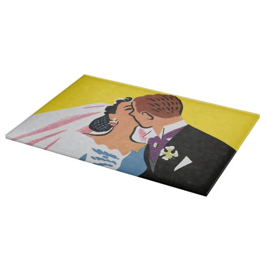 ヴィンテージウェディング、新郎新婦キスをする カッティングボード (角)