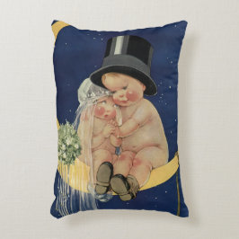 ヴィンテージウェディング、月上のキュートな新婦と新郎 アクセントクッション