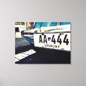 ヴィンテージウルグアイの車の南アメリカ旅行 キャンバスプリント (正面)