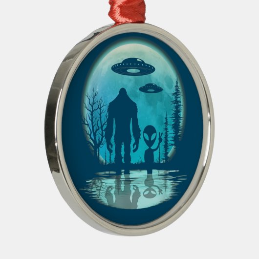 ヴィンテージエイリアンビッグフートメタルクリスマスオーナメント メタルオーナメント (右)