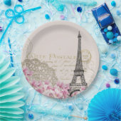 ヴィンテージエッフェルタワーコラージュとピンクのワイルドフラワー ペーパープレート (パーティー)