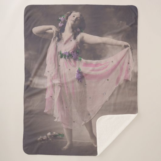 ヴィンテージエレガンスインピンクフローラドレス シェルパブランケット (正面)