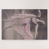 ヴィンテージエレガンスインピンクフローラドレス ジグソーパズル (横)