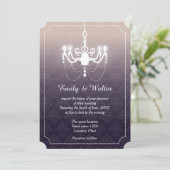 ヴィンテージエレガントシャンデリア結婚パープル 招待状 (スタンド正面)