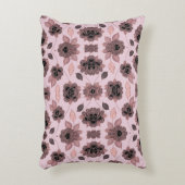 ヴィンテージエレガントスタイルのピンクと黒のレース アクセントクッション (正面(垂直))