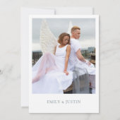 ヴィンテージエレガントダスティブルー写真保存日時 招待状 (裏面)