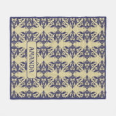 ヴィンテージエレガントダマスク海軍ブルーイエローモノグラム フリースブランケット (正面(横))