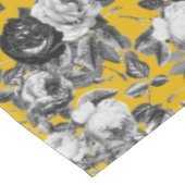 ヴィンテージエレガント白黒バラマスタードイエロー テーブルクロス (アングル)