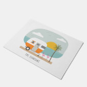 ヴィンテージオレンジキャンパービーチフラミンゴス ドアマット (アングル)