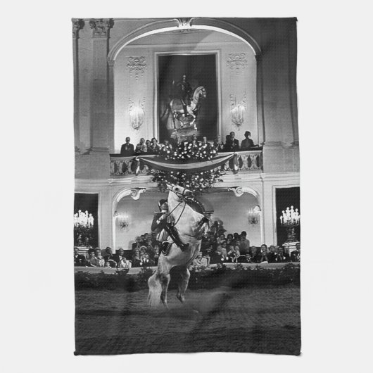 ヴィンテージオーストリアウィーンクールベスペインのット キッチンタオル (縦)