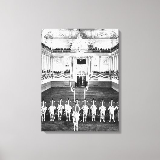 ヴィンテージオーストリアスペインのウィーン乗馬学校 キャンバスプリント (正面)