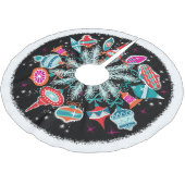 ヴィンテージオーナメント（黒い背景） ブラッシュドポリエステルツリースカート (アングル)