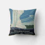 ヴィンテージオールド・忠実イエローストーン国立公園 クッション (裏面)