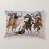 ヴィンテージカウボーイズ、仲間レミントンを支援 アクセントクッション (裏面)