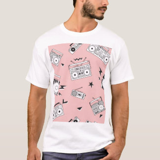 ヴィンテージカセットプレーヤー:レトロパターン。 Tシャツ
