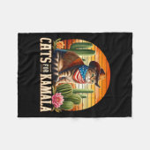 ヴィンテージカマラハリスカウボーイキャットアメリカ国旗の猫たち フリースブランケット (正面(横))