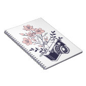 ヴィンテージカメラと花 – 花の写真 ノートブック (右側)