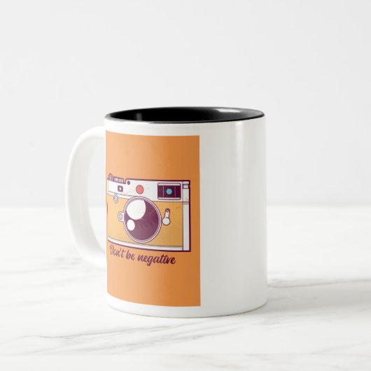 ヴィンテージカメラ、負でない ツートーンマグカップ (正面左)