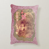ヴィンテージガール枠付きピンク色のフォグリッターアクセントピロー アクセントクッション (裏面(縦))