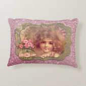 ヴィンテージガール枠付きピンク色のフォグリッターアクセントピロー アクセントクッション (裏面)