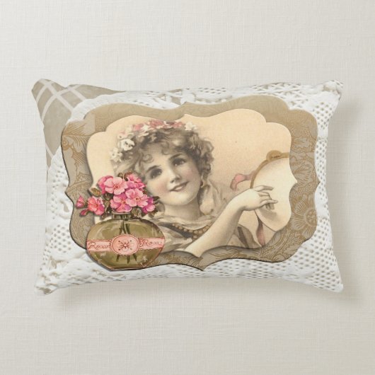 ヴィンテージガール2フレームアイボリーレースドリーアクセントピロー アクセントクッション (正面)