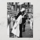 ヴィンテージキスをするカップルハグキス招待状 招待状 (正面/裏面)