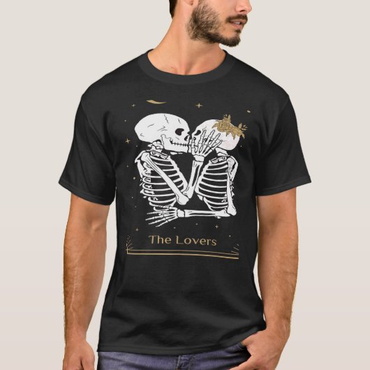 ヴィンテージキスをするスケルトンゴシックザタロット車 Tシャツ (正面)