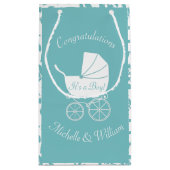 ヴィンテージキャリッジベビーシャワーかわいいブルーボーイ スモールペーパーバッグ (裏面)