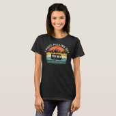 ヴィンテージキャンピングトレーラー旅行T Tシャツ (正面フル)