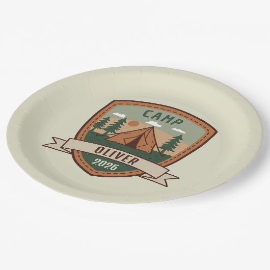 ヴィンテージキャンピングバッジパーソナライズされた ペーパープレート (アングル)