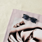 ヴィンテージキュートブロンドサンダー_コーブ ビーチタオル (インサイチュ)