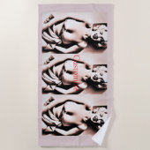 ヴィンテージキュートブロンドサンダー_コーブ ビーチタオル (正面)