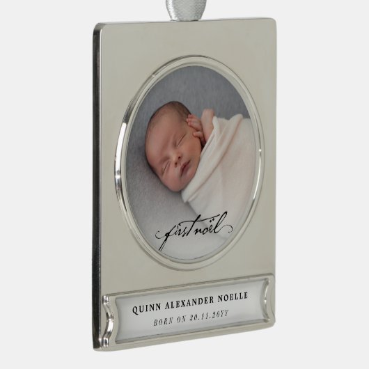 ヴィンテージクラシックブラックスクリプトベビーファーストノールフォト シルバープレートバナーオーナメント (右)