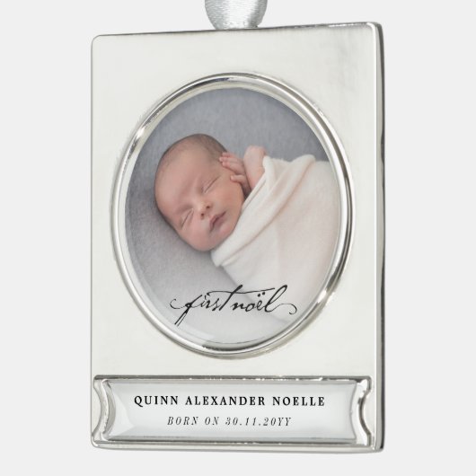 ヴィンテージクラシックブラックスクリプトベビーファーストノールフォト シルバープレートバナーオーナメント (左)