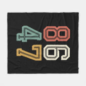 ヴィンテージクラシック86 47アンチトランプ2024インピーチ フリースブランケット (正面(横))