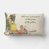 ヴィンテージクリスマスの朝、家族でプレゼントを開ける ランバークッション (正面)